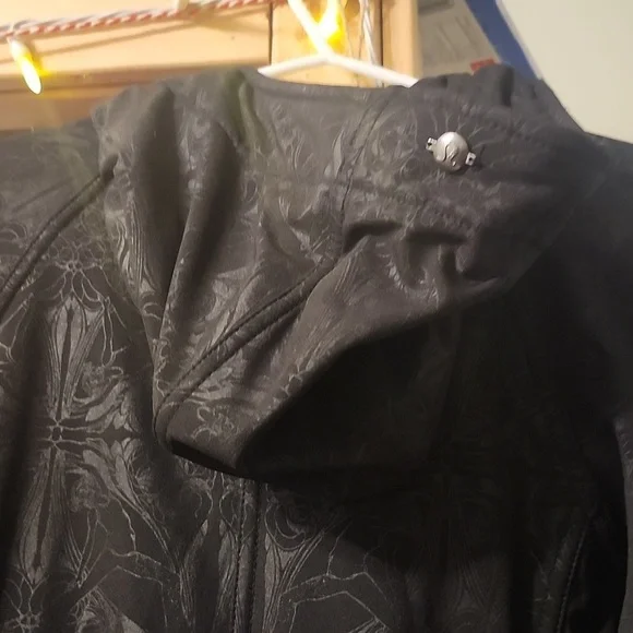 Lululemon Apres Yoga Allover Logo Sports Lined Hooded Jacket Rain Coat - Picture 9 of 11